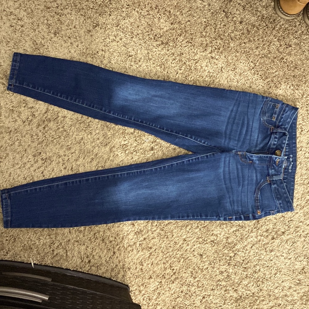 Skinny jeans, size S and shirt (I was a 6 at this time).
